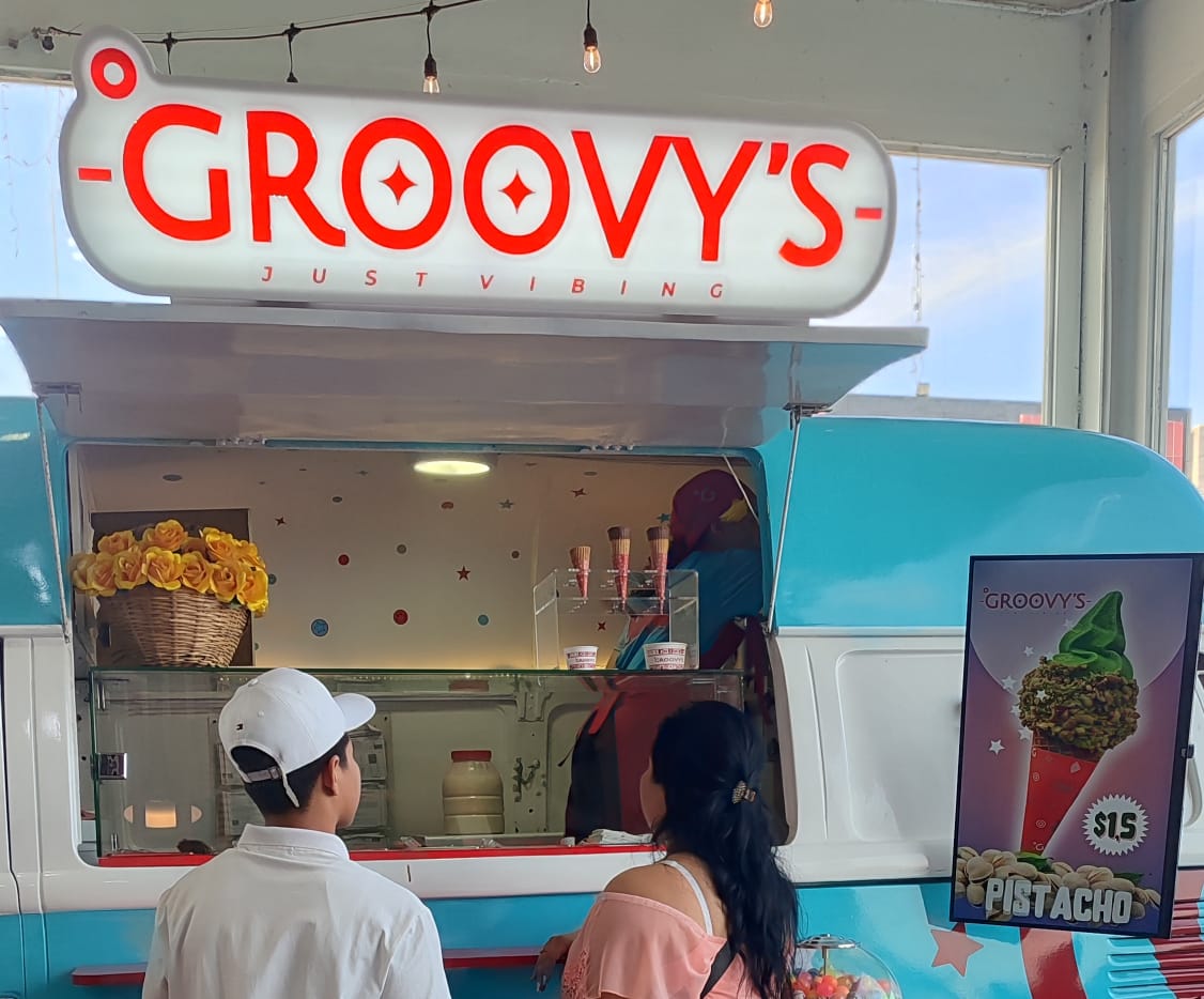 Groovys inaugura cafetín en Guacara con propuesta gourmet y helados sin ...